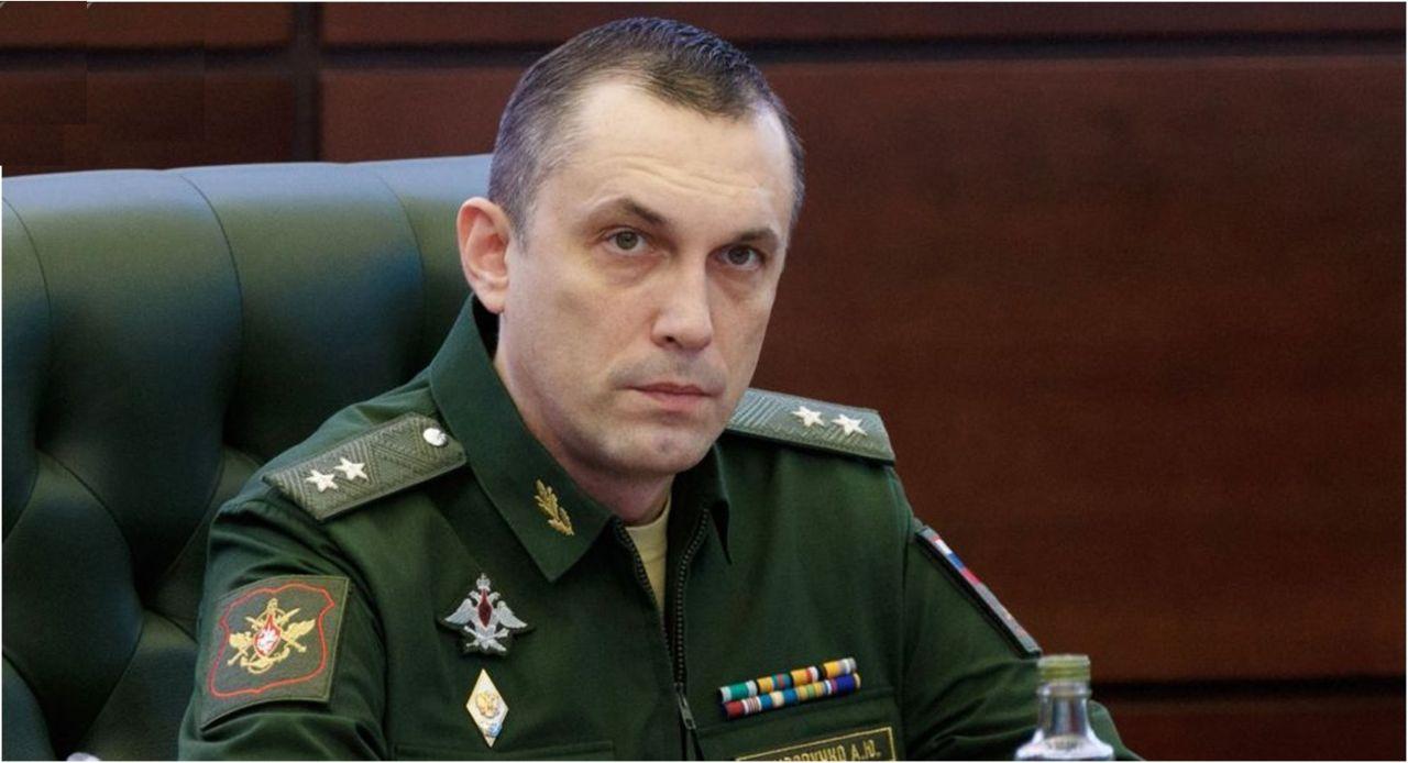 荣耀归来与都市风云再起,美女总裁身边的全能兵王最新章节