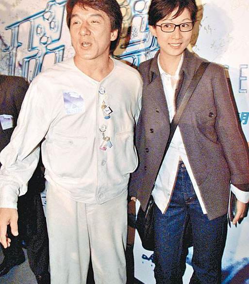 成龙与小龙女最新动态揭秘,最新消息一览