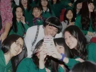 猪哥亮死亡现场曝光,最新消息披露,令人震惊的细节曝光!