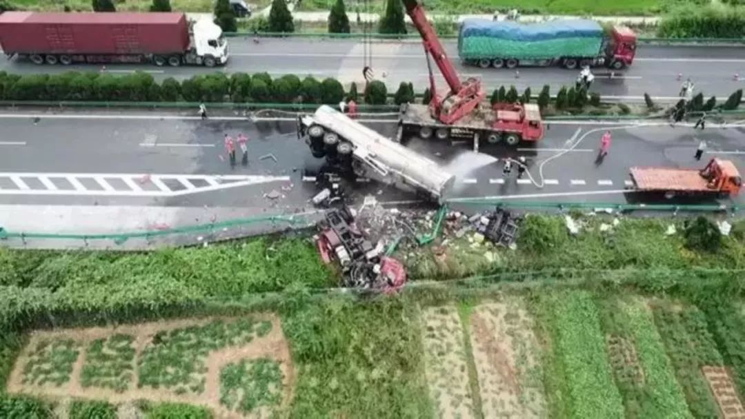 京港澳高速长沙段发生车祸事故最新消息