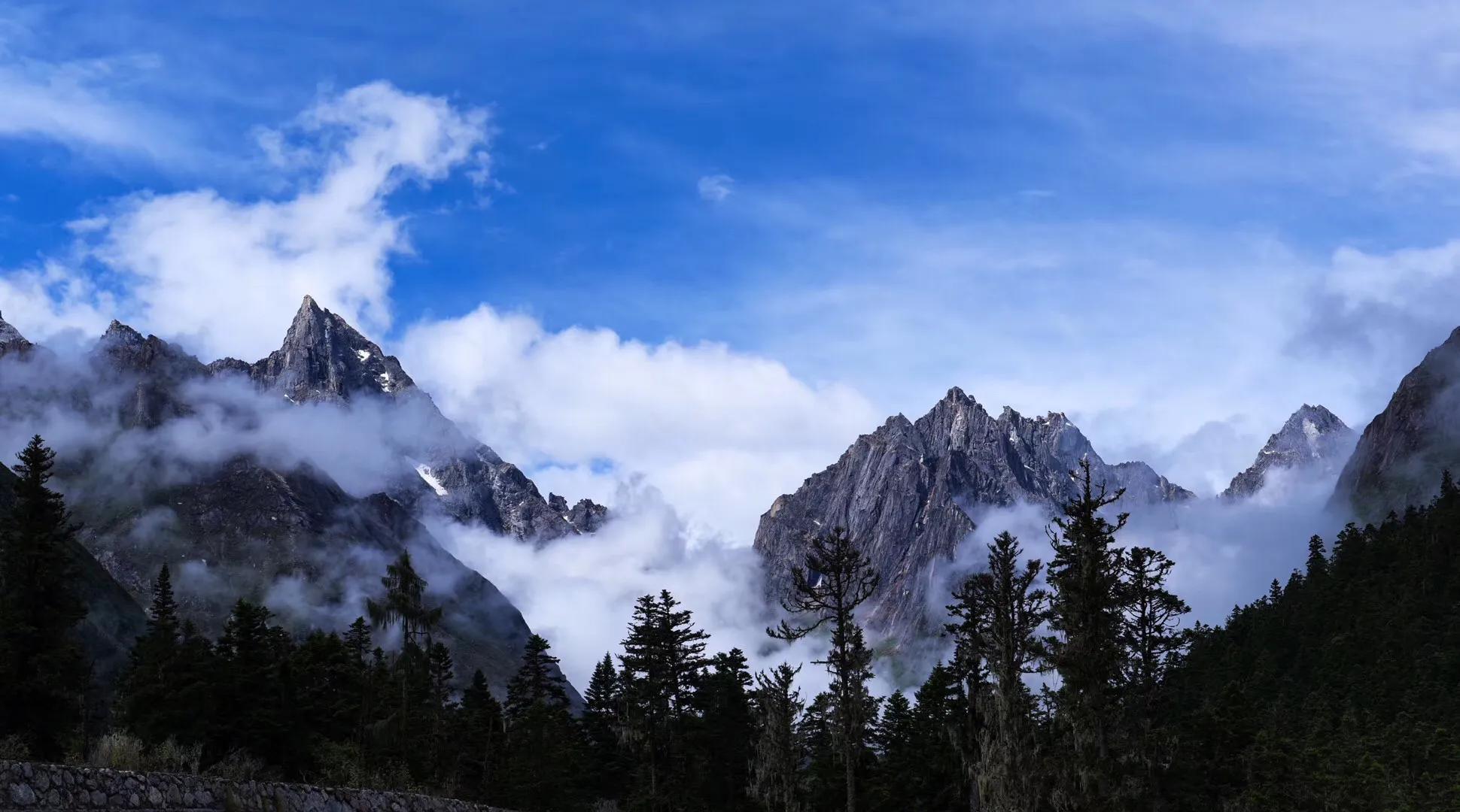 最新川西旅游游记与视频分享