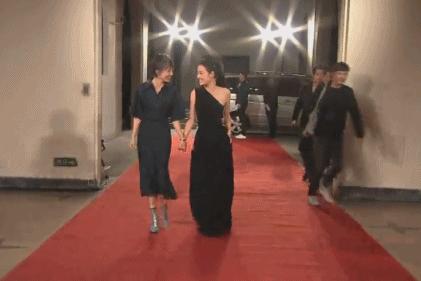 马伊琍最新动态更新,近期行踪揭秘