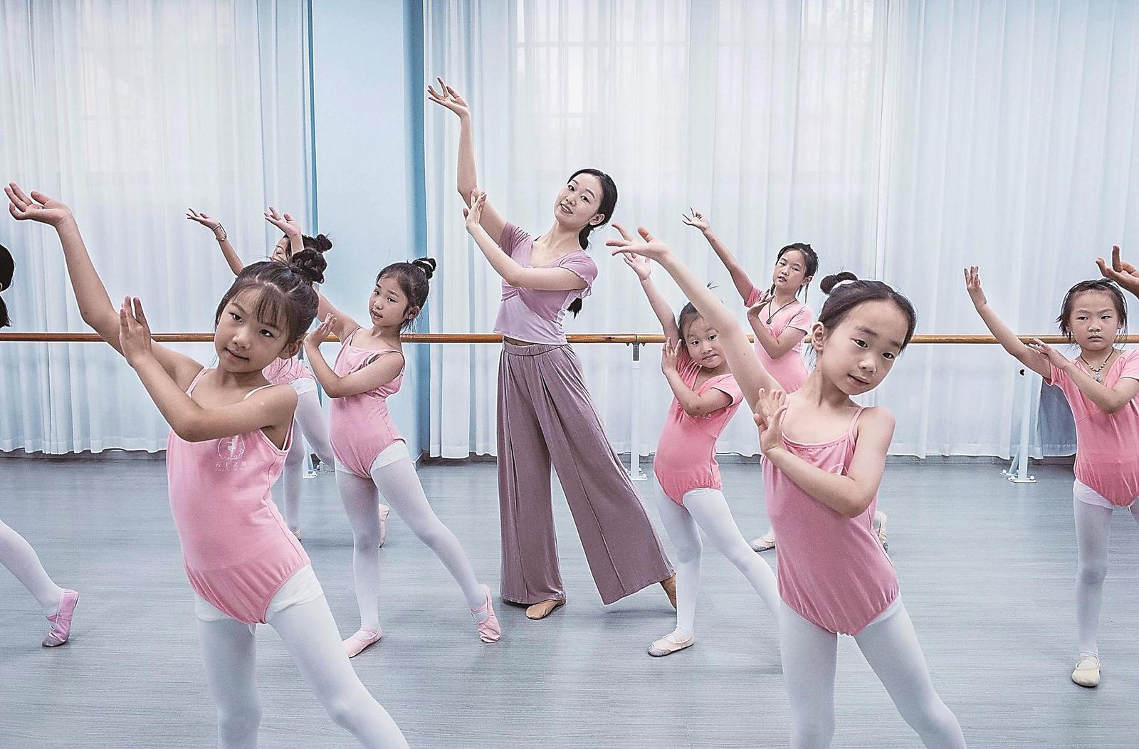 庀子老师最新櫈子舞蹈视频公开