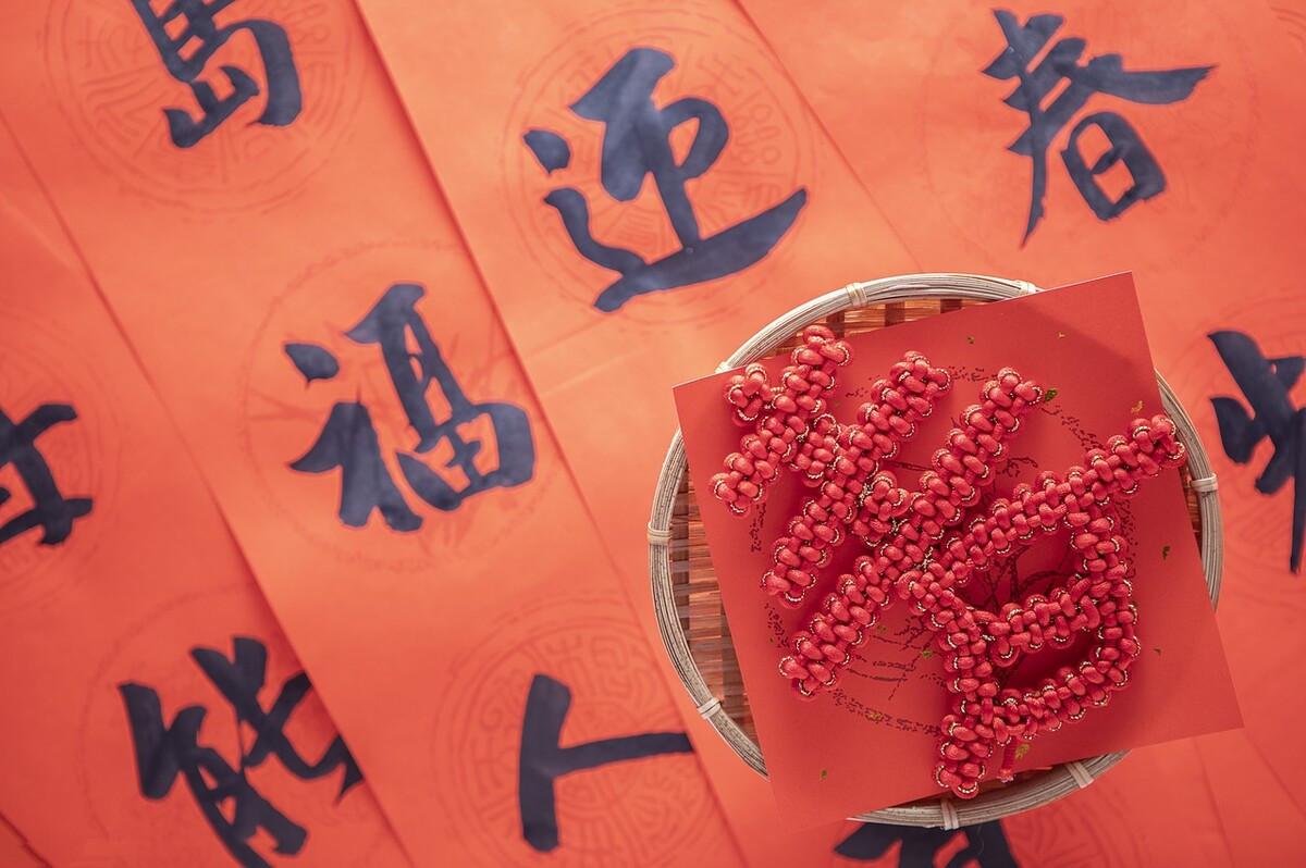 二五后面一五跟,指什么生肖