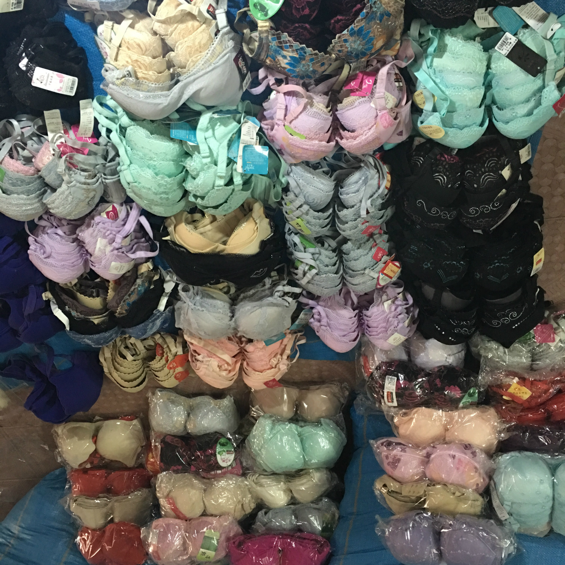 江湖最新地摊货源批发,江湖最新地摊货源批发,探索地摊经济的繁荣之源