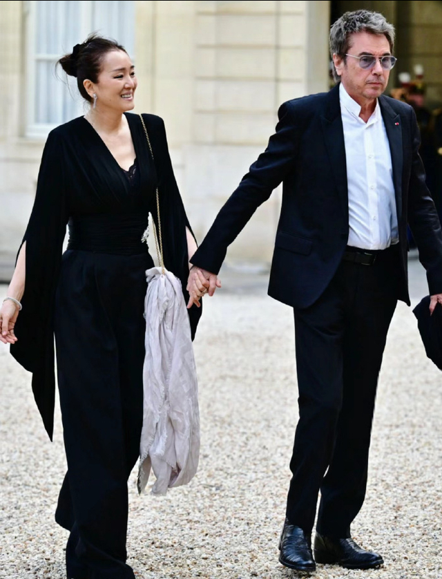 巩俐和老公最新,如何追踪与了解他们的最新动态