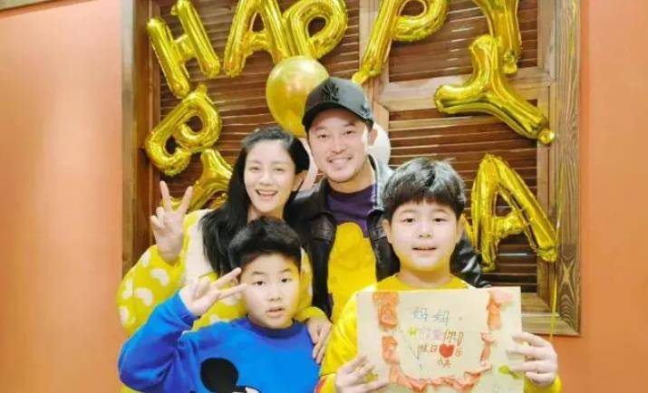 龙洋最新节目,家的温馨日常与友情的奇妙纽带