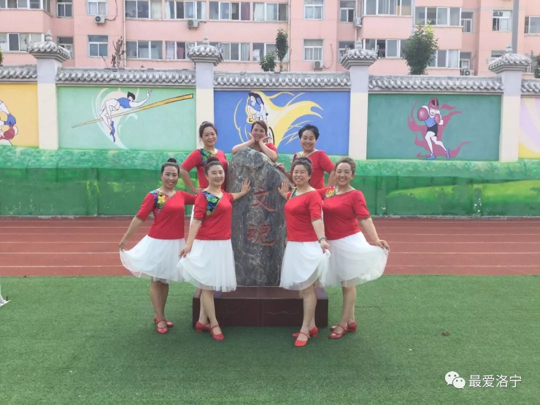 杨丽萍最新广场舞,舞动新时代的风采