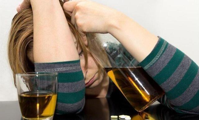 色情内容是不合法的,违反我国相关的法律法规。我们应该遵守法律和道德准则,远离色情内容。如果您有其他有益身心的娱乐需求,可以寻找一些正规的平台或文化活动,例如观看电影、参加体育运动、学习绘画或音乐等。这些活动不仅能够提供娱乐,还能够促进个人成长和社交互动。