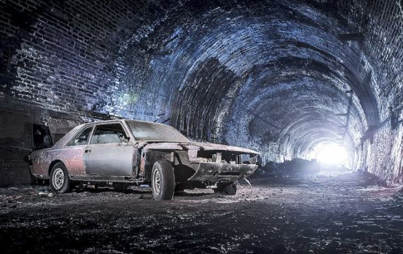 最新款BJ40,小巷中的隐藏宝藏,探索特色小店的奇妙之旅