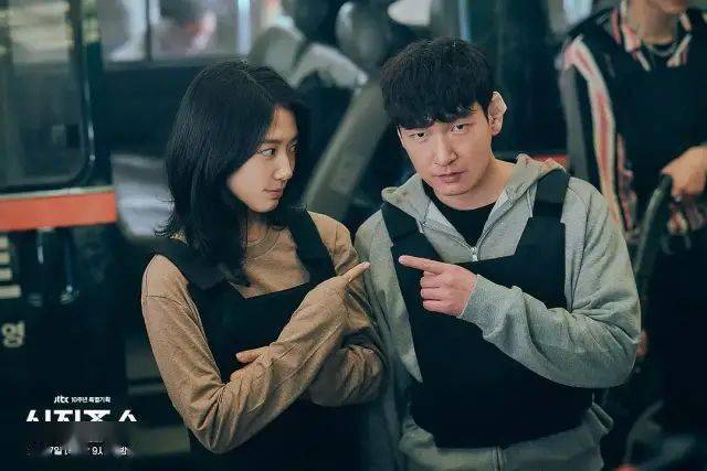 最新韩国剧,高科技产品引领未来,革新生活体验