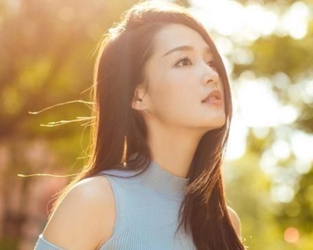 李沁最新照片,捕捉时尚与活力的瞬间