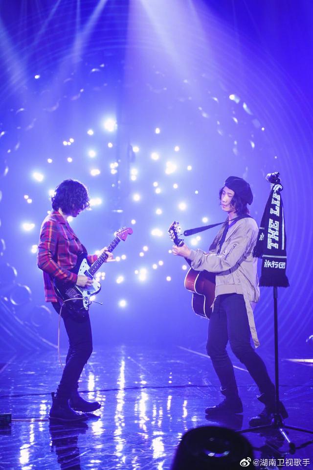 华晨宇最新图片,潮流前沿的动感魅力