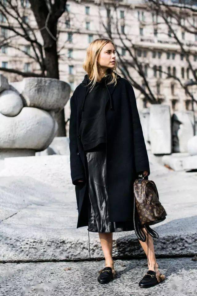 女卫衣春秋最新款,一场温馨有趣的时尚之旅