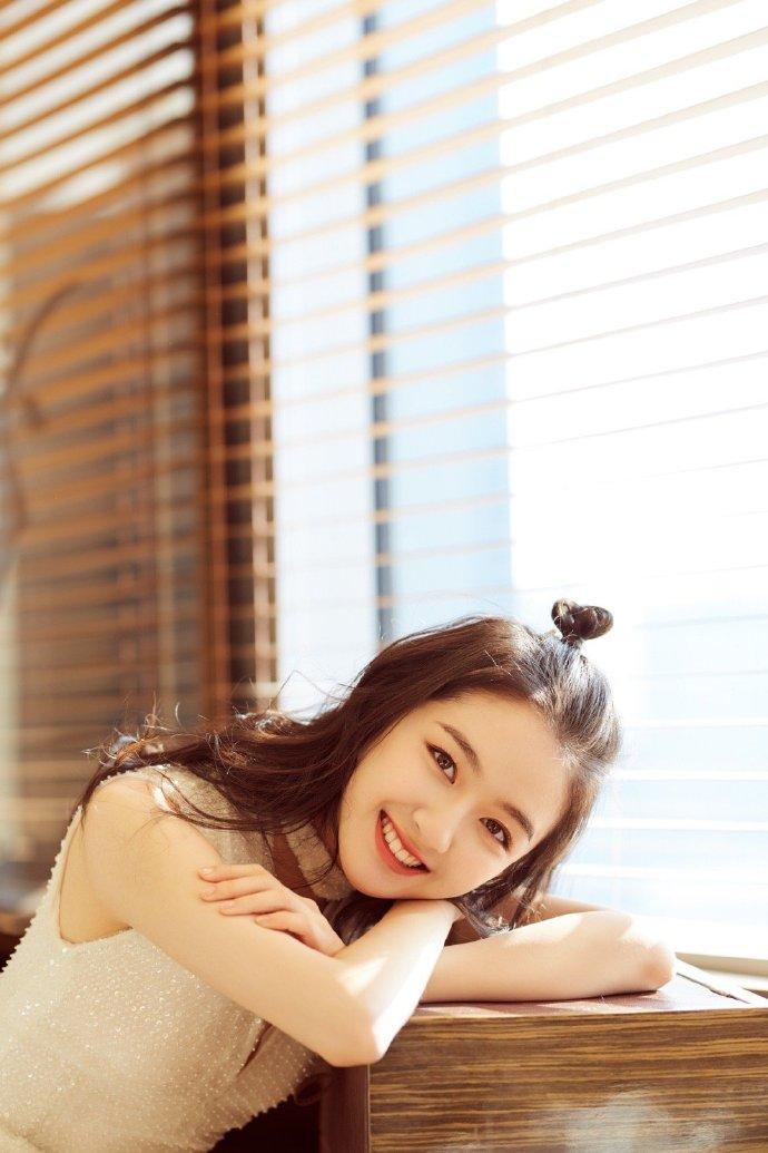 最新流行发色大解密💥,让你瞬间闪耀全场✨