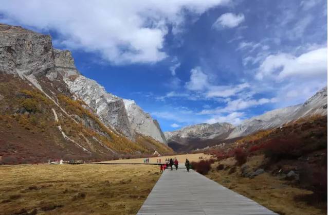 巴塘到八宿的奇妙旅途,路上的风景与温情故事