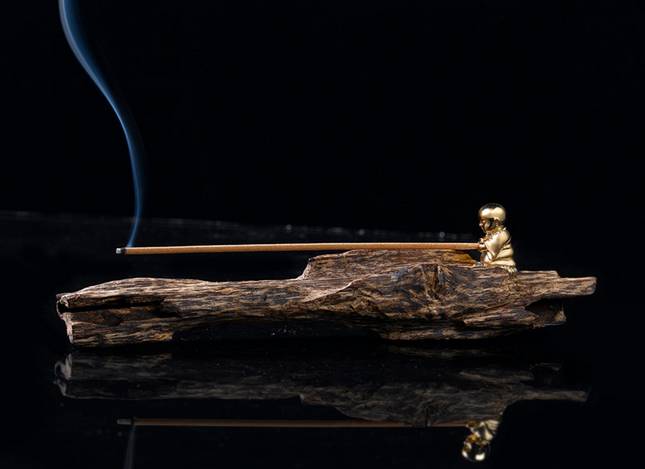 沉香最新价格,点燃你的励志之火,成就非凡人生