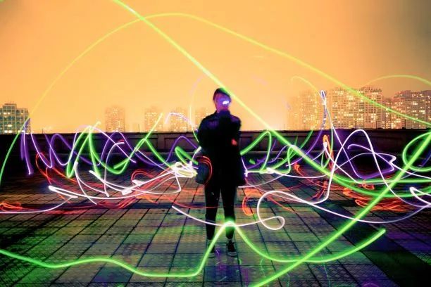 魔幻粒子日常,奇妙的一天与友情的光辉