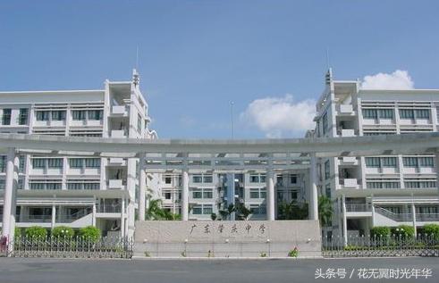 学府名城最新动态,高科技产品引领未来,体验前所未有的智能生活