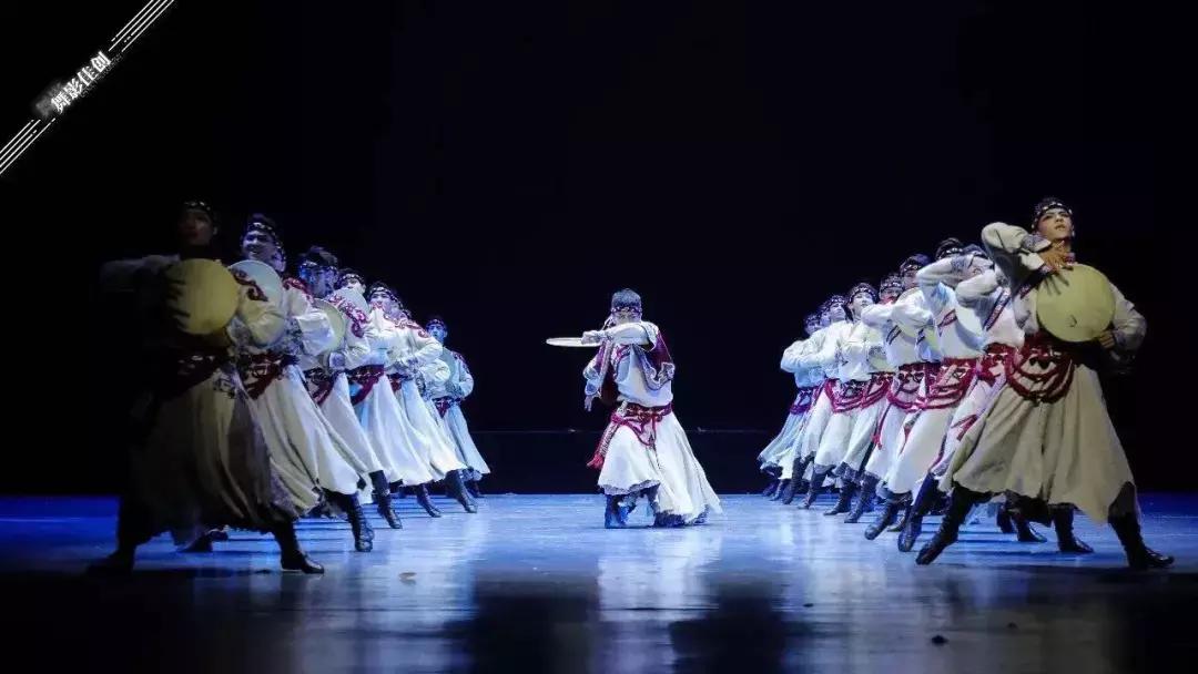 最新蒙古舞赞歌💃绝美舞姿,领略草原风情