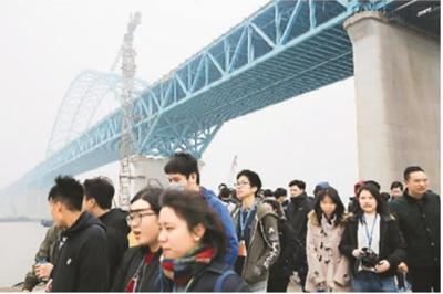 左顾右盼 第7页