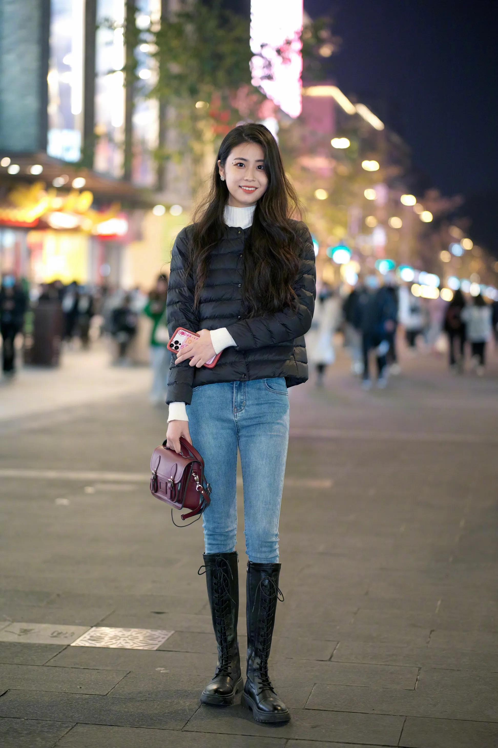 最新街拍紧身,一场探索自然美景的轻松之旅