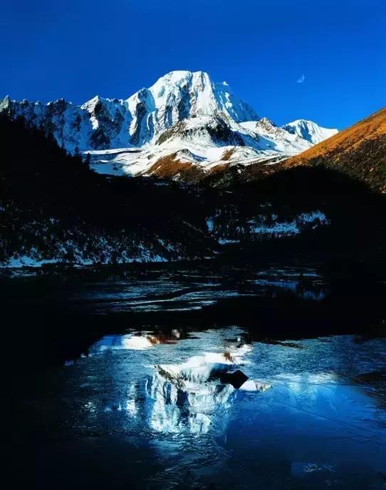 捕将铠甲最新,一场自然美景的探险之旅,寻找内心的平和与宁静