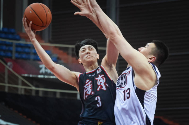 最新V7包,科技革新先锋,未来体验触手可及