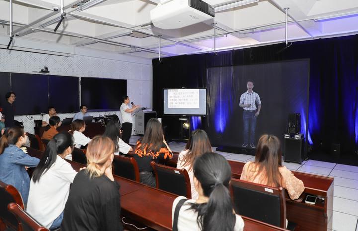 全息受直播,现象、争议与观点