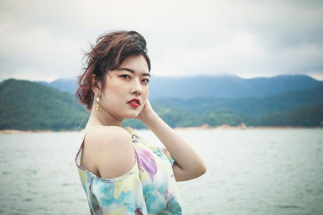 美女直播洗发,一场心灵与自然的美景之旅