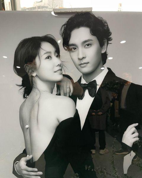 EXO最新璀璨写真,捕捉瞬间艺术的魅力