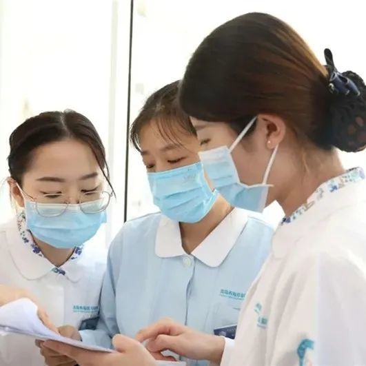 青岛护士招聘最新信息,小城的呼唤与友情纽带,温馨启程