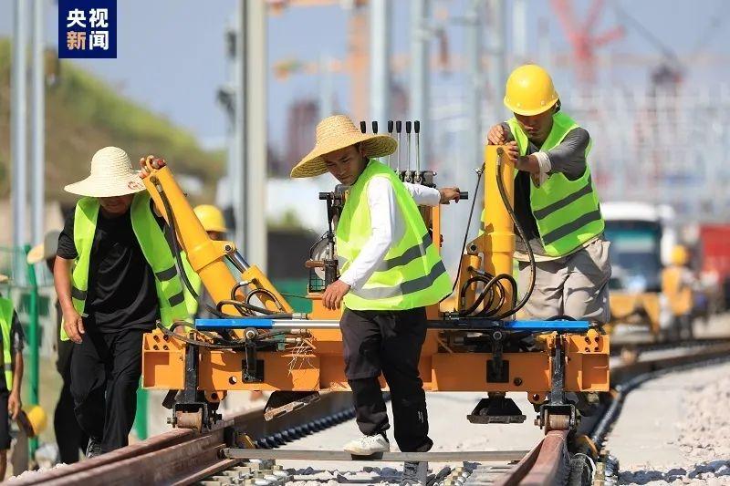 秦安高铁最新图片,速度与激情,展现变化的力量