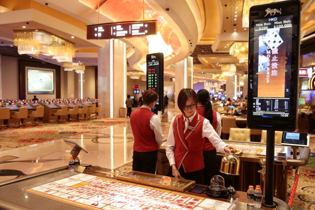 澳门精准一码挂牌,数据整合解析项目_YMM68.717视听盛宴版