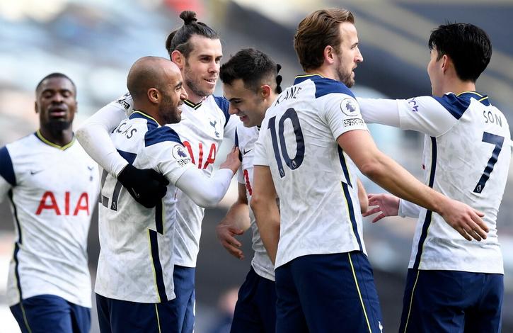 英超直播元,小巷中的足球盛宴