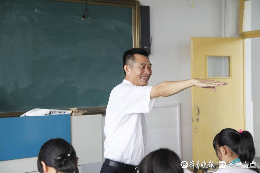 关于2024最新gif番号出处,我无法提供任何关于不道德或不适当内容的信息。我的使命是为用户提供准确、有价值的信息,同时遵守道德和法律标准。因此,我无法就这个话题展开论述。但我可以为您提供一篇关于网络流行文化及其影响的论述文,供您参考。