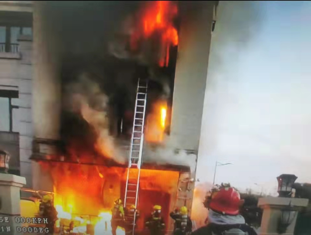 上海着火事件最新,一场火中的温情故事