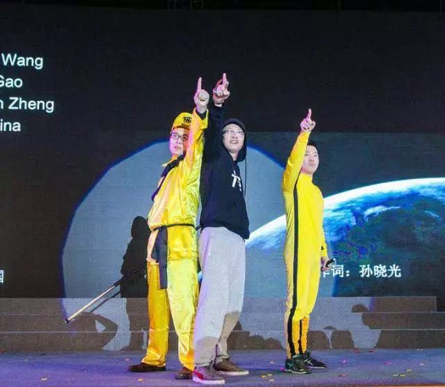 最新庙会剃光头视频,从头开始,自信闪耀,变化带来成就感