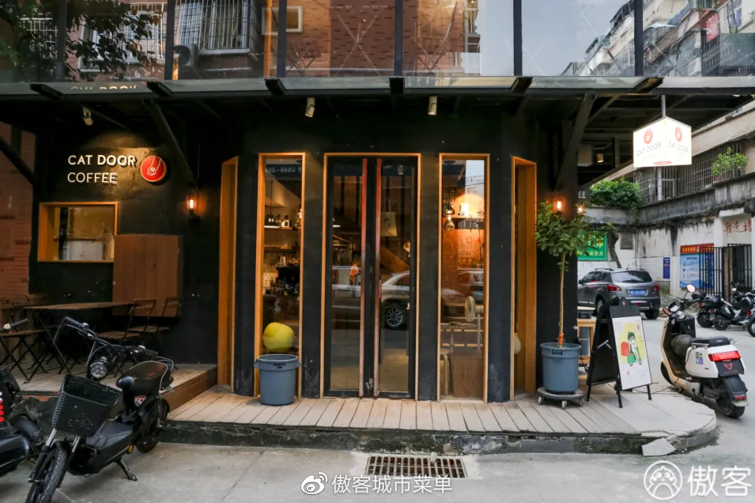 超人x直播,小巷深处的特色直播小店探索