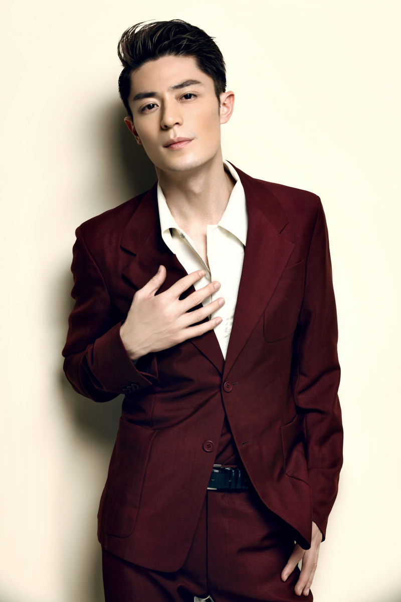 演员霍建华最新照片,阳光下的温馨日常