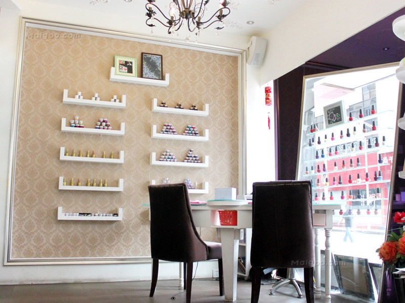 最新美甲店名字大全,小巷中的秘密花园