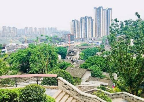 最新美甲店名字大全,小巷中的秘密花园