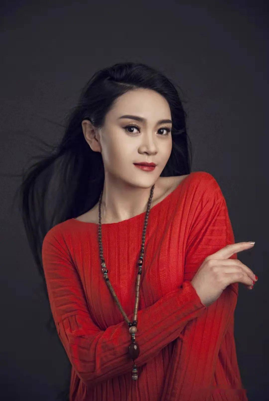 黎瑞恩最新消息,小巷深处的独特风味揭秘