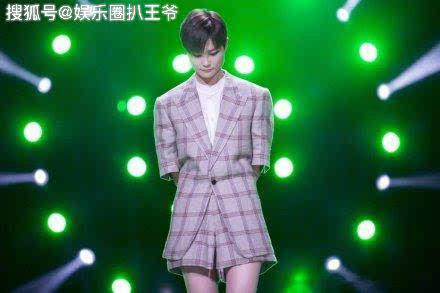 李宇春身价揭秘,星光下的温馨日常
