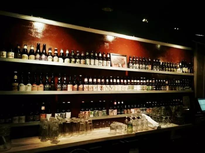 午夜免费最新最热节目,巷弄深处的神秘小店里,你绝对不能错过的精彩!