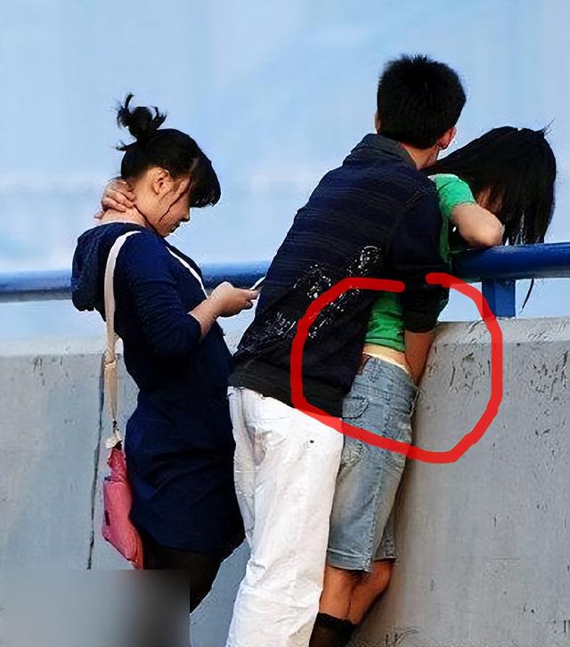 最新拍客情侣不雅,爱的日常趣事