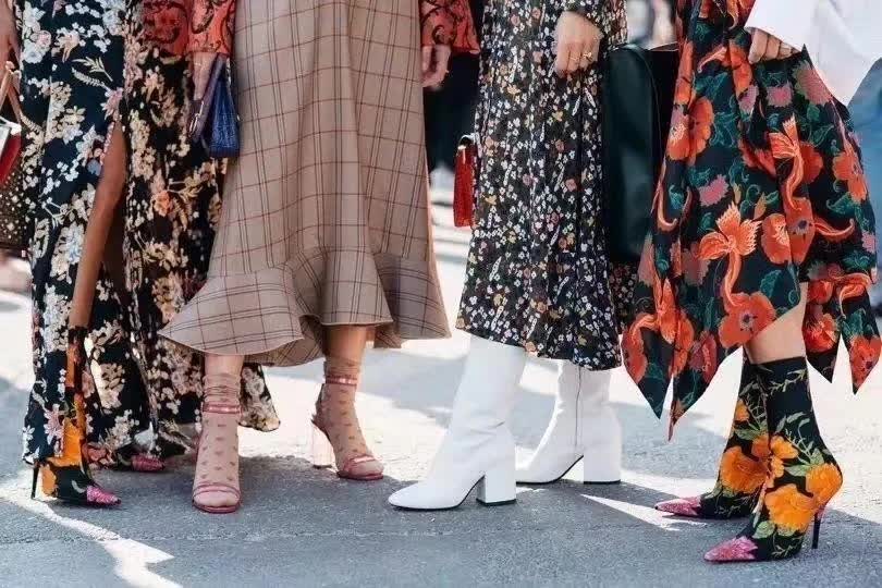 2024上海最新街拍,科技潮流的风向标