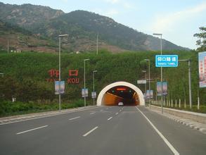 穿越隧道,探索自然美景的旅行——2015隧道劳务单价新篇章