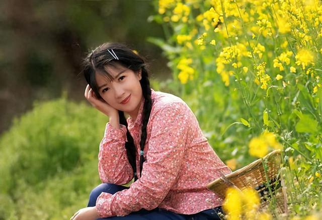 寂寞村妇最新章节,变化中的力量与自信之光