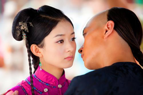 杨颖最新照片代言,小巷深处的特色小店探秘